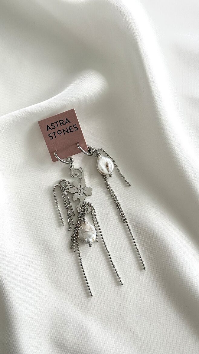 Asymmetrical Earrings with Pearl