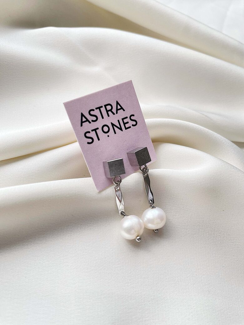 Earrings with Pearl