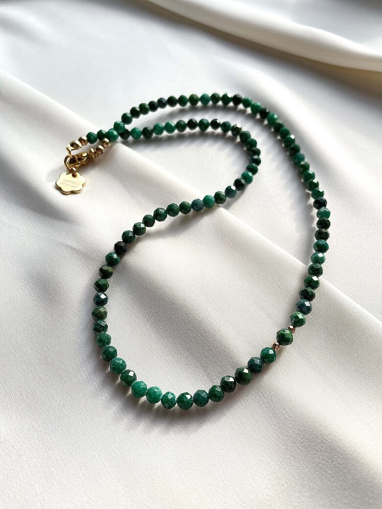Necklace with Emerald