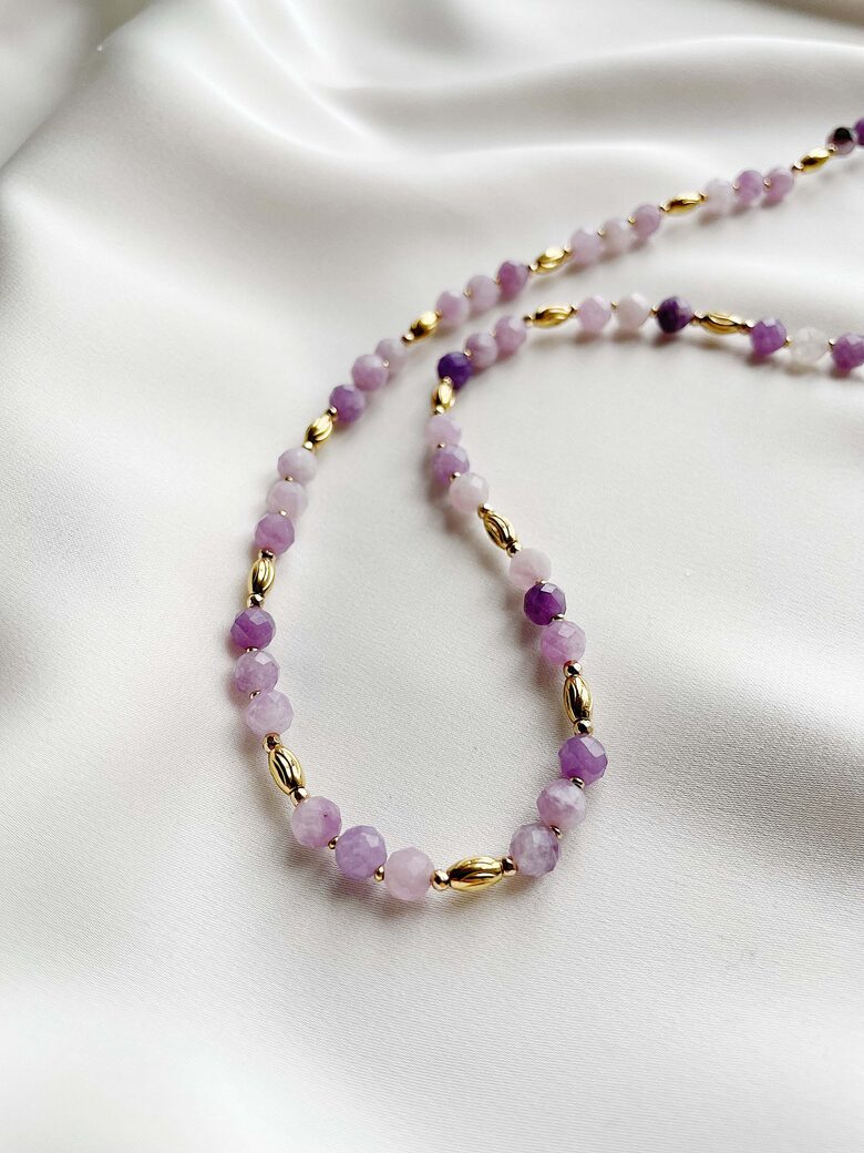 Necklace with Nephrite