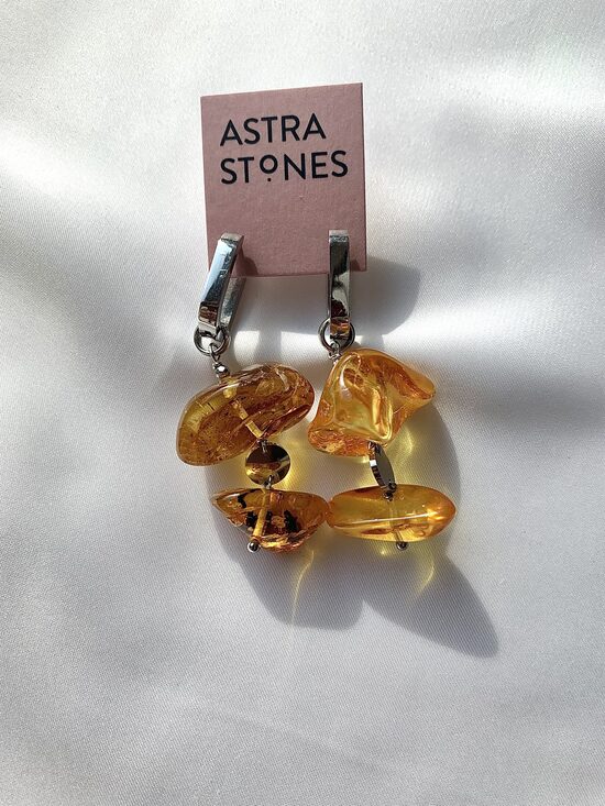 Auskari ar Dzintaru